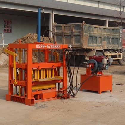 QT4-40 Small Diesel Hydraulic Brick Making Machine