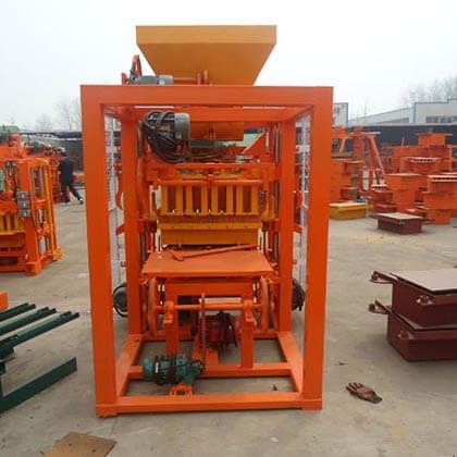 QTJ4-26 A Semi Automatic Concrete Block Making Machine